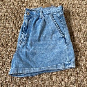 American eagle mom short